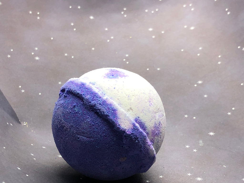 Lavender Mint Runoku all natural bathbomb, bath fizzy, bath ball for softer skin and a relaxing bath experience